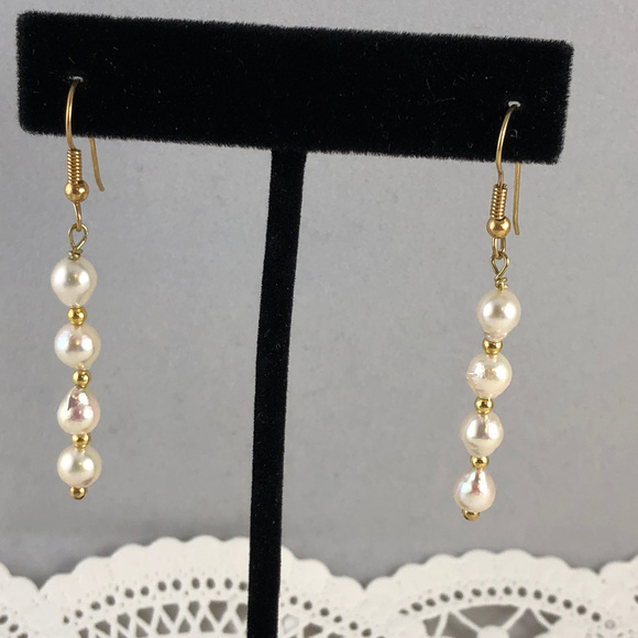 Vintage Jewelry - Elegant 14 K Gold & 5MM Biwa Pearls Drop Earrings